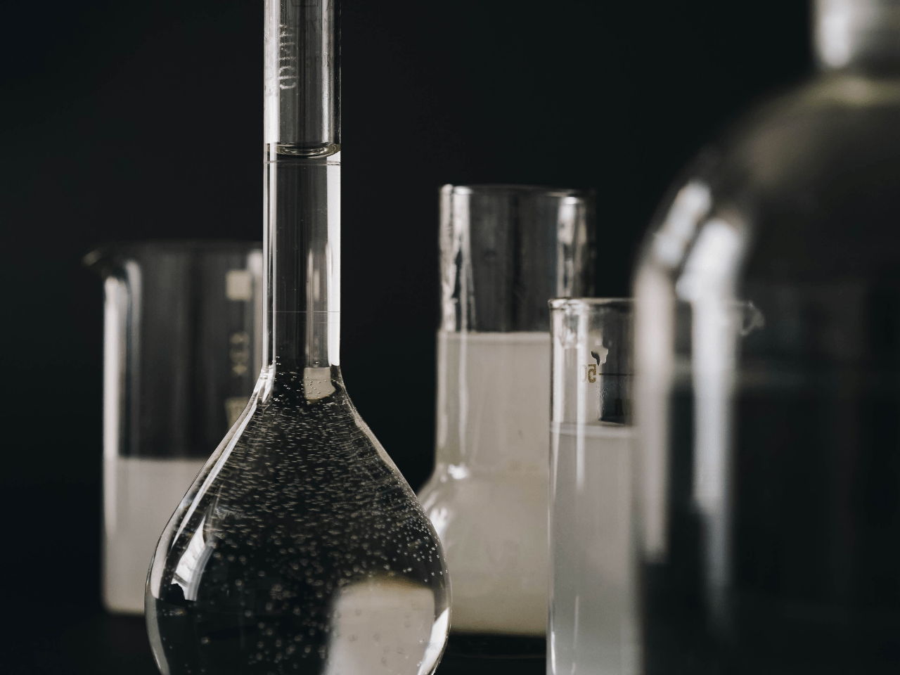 One-pot Solvothermal Synthesis of Full-color Carbon Quantum Dots for Application in Light Emitting Diodes