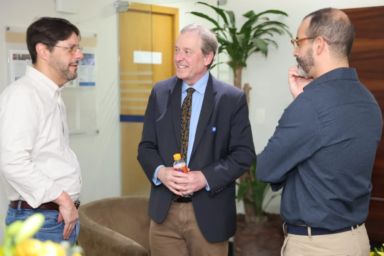 Welcoming Stanford University — Visit by virologist Jeffrey Glenn